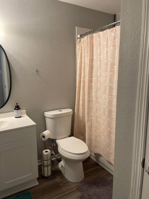 The Irene - 2 Bedroom Apt In Quilt Town, Usa Hamilton Exteriör bild