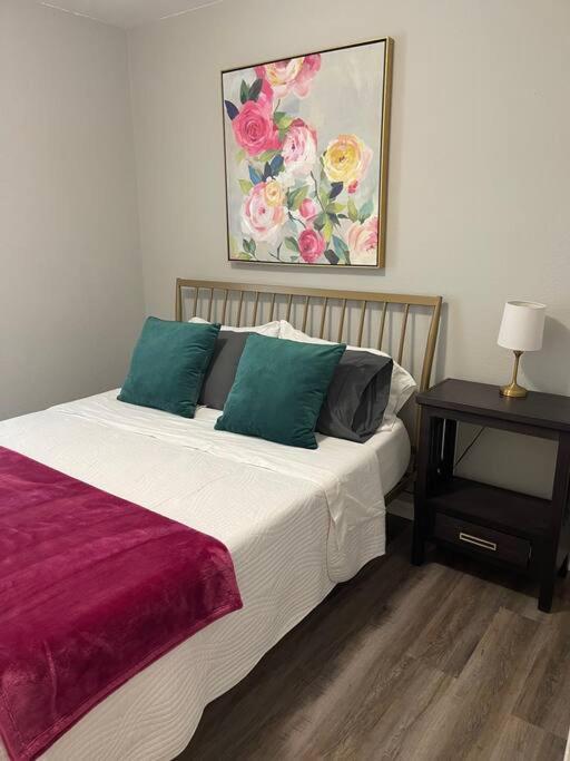 The Irene - 2 Bedroom Apt In Quilt Town, Usa Hamilton Exteriör bild