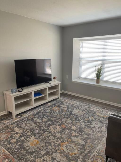 The Irene - 2 Bedroom Apt In Quilt Town, Usa Hamilton Exteriör bild